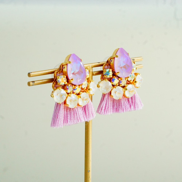 耳環（金）/絲綢流蘇和施華洛世奇（淡紫色） 第2張的照片