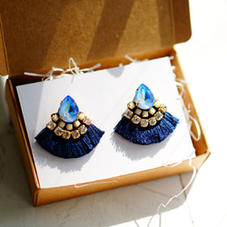 ≪打折！≫耳環（金色）/絲綢流蘇和珠寶（東方藍） 第3張的照片