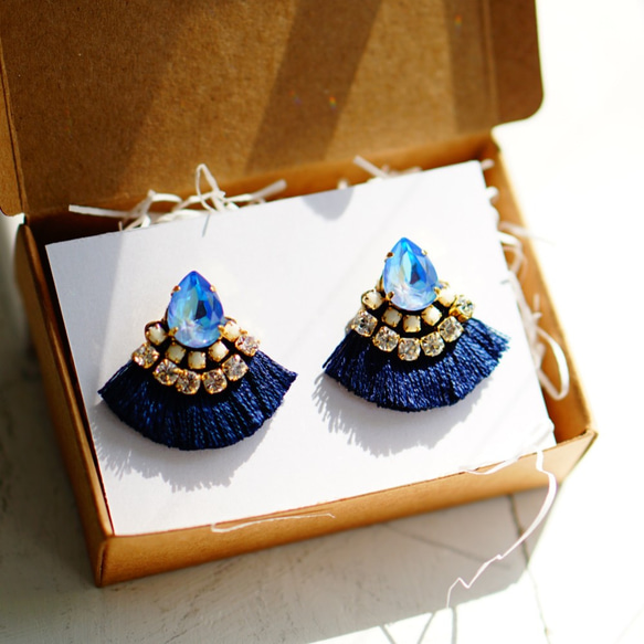 ≪打折！≫耳環（金色）/絲綢流蘇和珠寶（東方藍） 第3張的照片