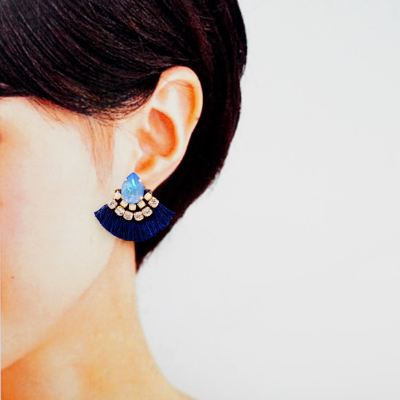 ≪打折！≫耳環（金色）/絲綢流蘇和珠寶（東方藍） 第4張的照片