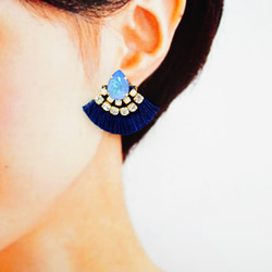≪打折！≫耳環（金色）/絲綢流蘇和珠寶（東方藍） 第5張的照片