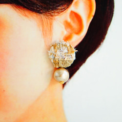 耳環/花式花呢核桃鈕扣和棉珍珠（金色） 第5張的照片