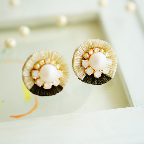 耳環（金） / 真絲流蘇和施華洛世奇珍珠（常春藤） 第1張的照片