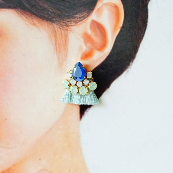 ≪一個項目≫耳環或耳環/真絲流蘇和施華洛世奇/夏藍色 第5張的照片