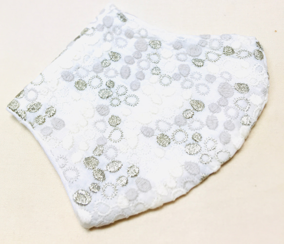 立体マスク　コットン総刺繍レース　amatsubu 綿ローンシルクソフト 1枚目の画像