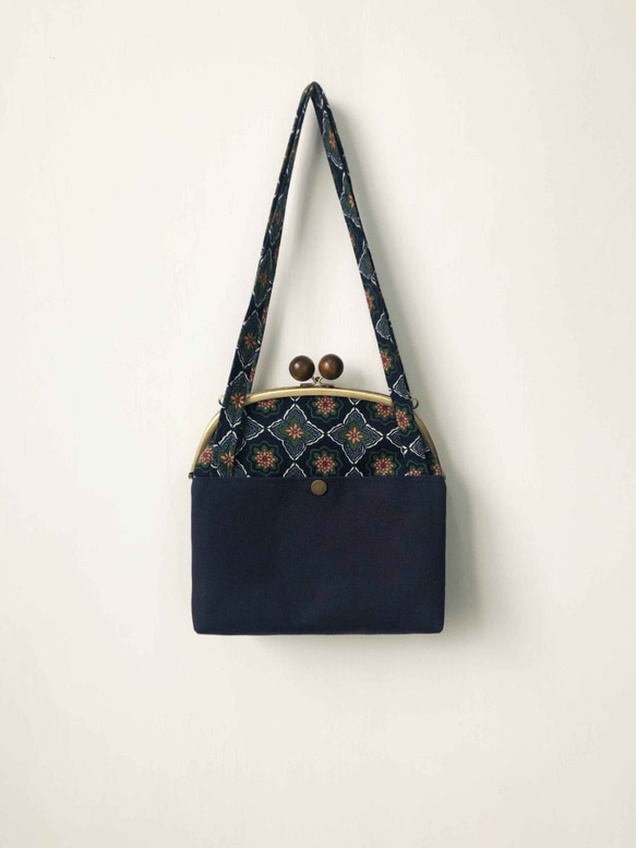 Wahr_英式窗花與藍 木珠口金 肩背包 側背包 隨身包 第3張的照片