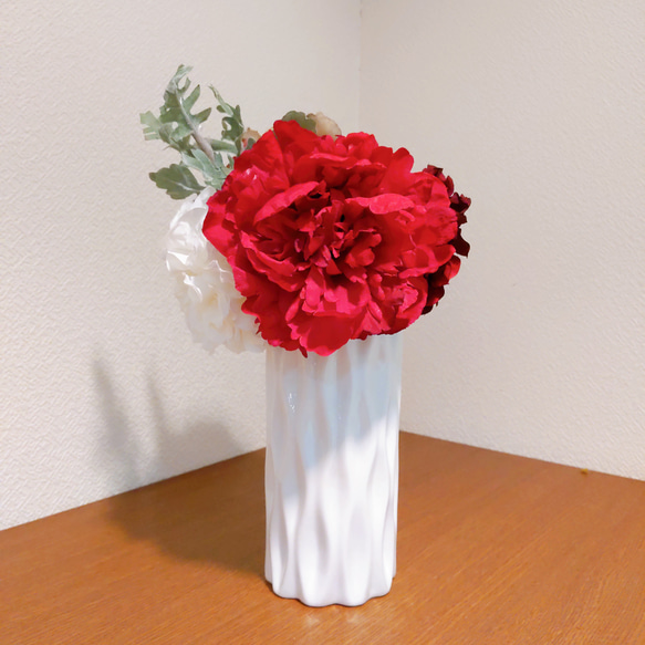 ゆうパック送料無料♡Red  Bloom♡アーティフィシャルフラワー花瓶アレンジ　大きめサイズ　お祝　開店等　大輪牡丹 3枚目の画像