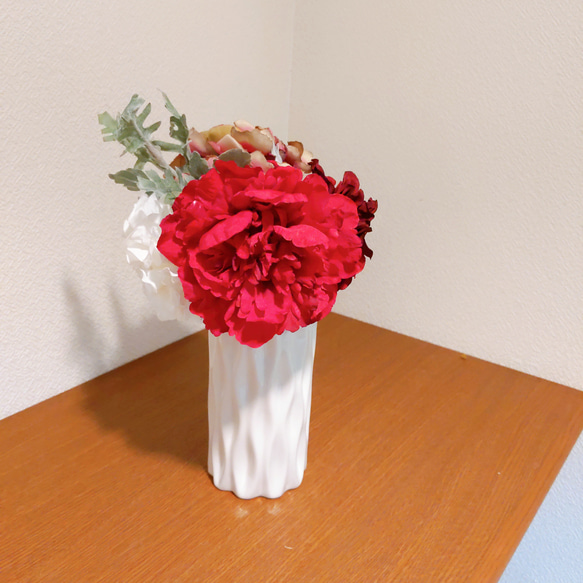 ゆうパック送料無料♡Red  Bloom♡アーティフィシャルフラワー花瓶アレンジ　大きめサイズ　お祝　開店等　大輪牡丹 4枚目の画像