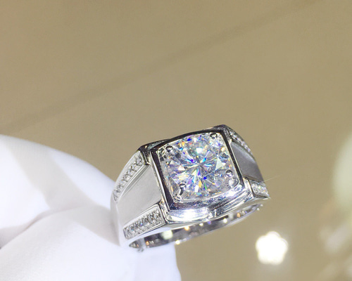 鑑別書付き リング K18WG メンズ 1.5ct モアサナイト 高品質 約