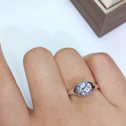 リング　モアサナイト　ダイヤモンド　18金ゴールド 鑑別書付き 鑑別書付き リング K18ゴールド 1ct モアサナイト 高品質 V 指輪
