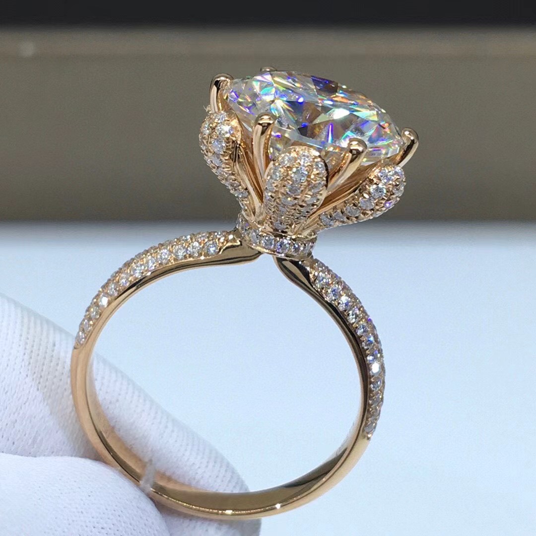 NEW 品質保証 5ct モアサナイト K18YG/PG/WG 鑑別書付き 婚約指輪 花