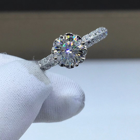 NEW 品質保証 1ct モアサナイト K18YG/PG/WG  鑑別書付き　婚約指輪 花　 2枚目の画像