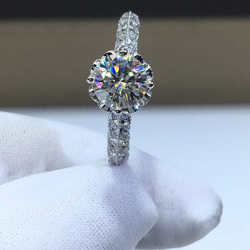 NEW 品質保証 1ct モアサナイト K18YG/PG/WG  鑑別書付き　婚約指輪 花　 3枚目の画像