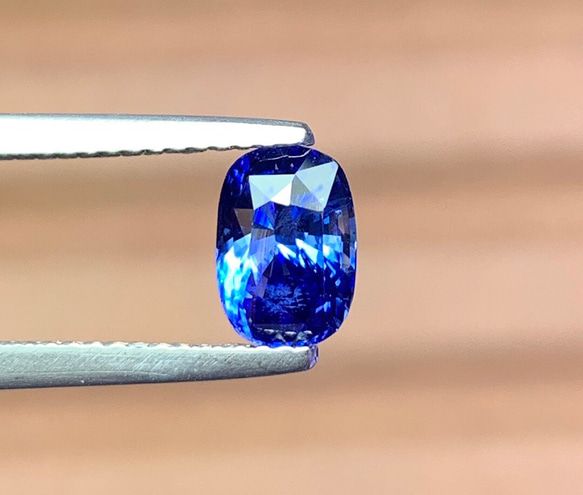 鑑定書付き ルース 1.54ct天然スリランカロイヤルブルーサファイア 非