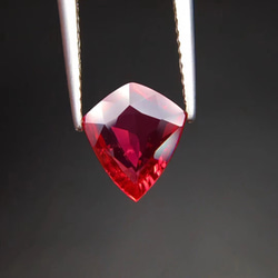 天然レッドスピネル　1.26ct red pink ルース 6枚目の画像