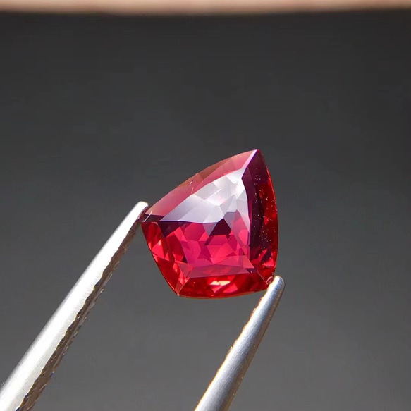 天然レッドスピネル　1.26ct red pink ルース 8枚目の画像