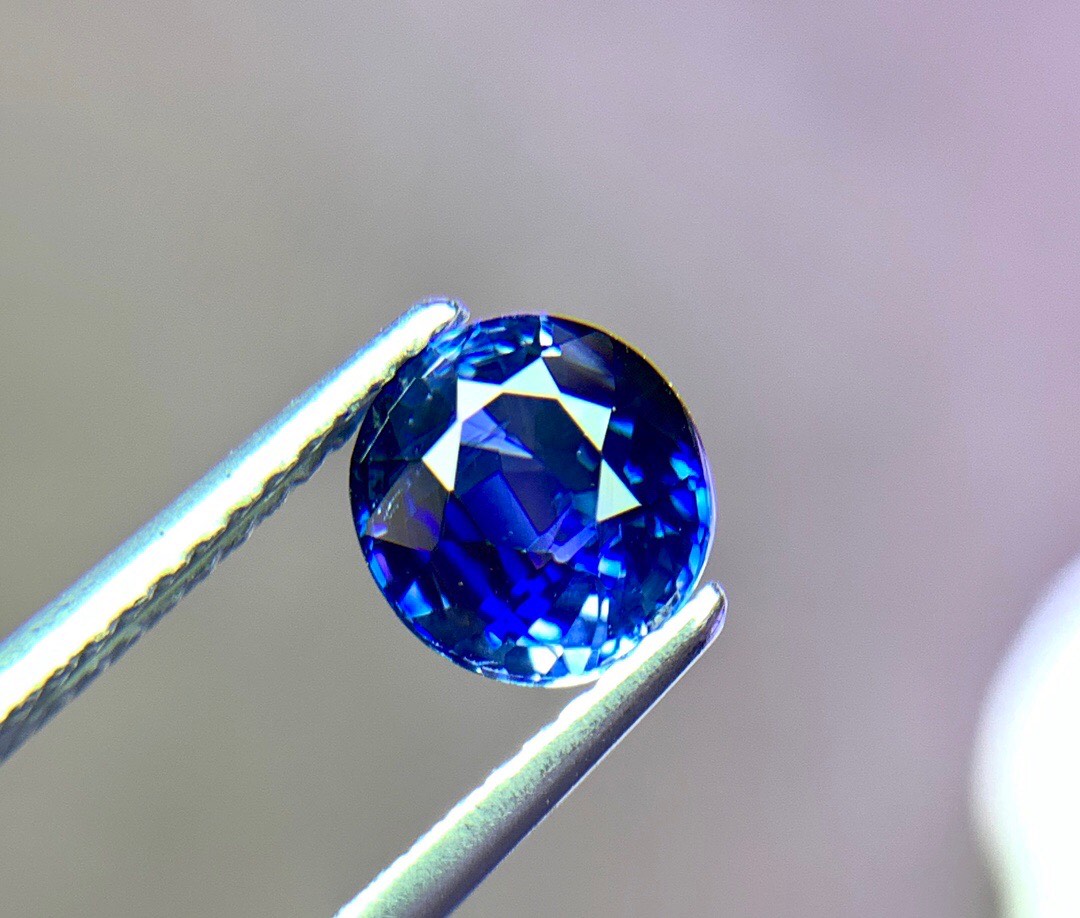 天然ブルーサファイアルース透明度良好❗約1.1ct 鑑定書付き