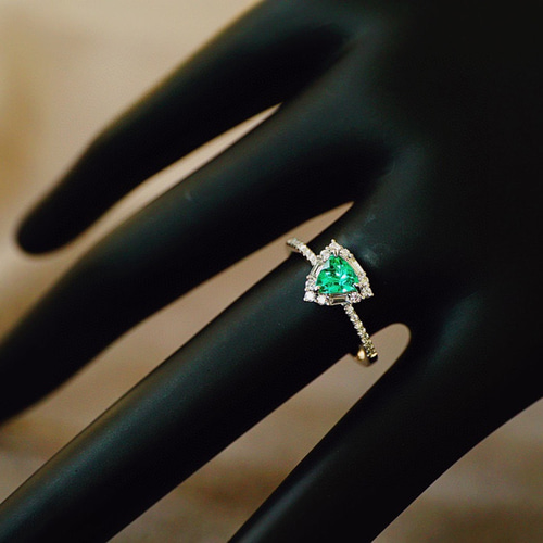 K18ハートエメラルドリング ハートシェイプエメラルド ダイヤモンドリング EM 0.32ct D 0.28