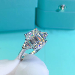 オーダーメイド 鑑別書付き リング K18 ゴールド 3ct モアサナイト 高品質 エメラルド　カット 3枚目の画像