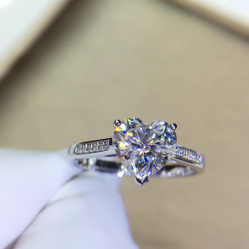 品質保証 モアサナイト K18YG/PG/WG 鑑別書付き 婚約指輪 2ct ハート 