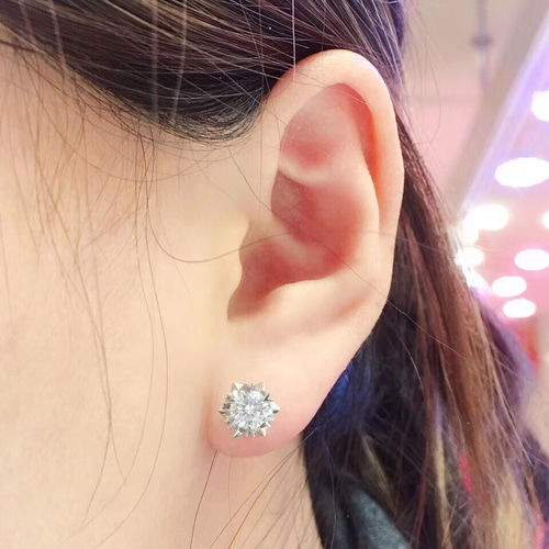 オーダーメイド 鑑別書付き ピアス k18 ゴールド 1ct モアサナイト 高 