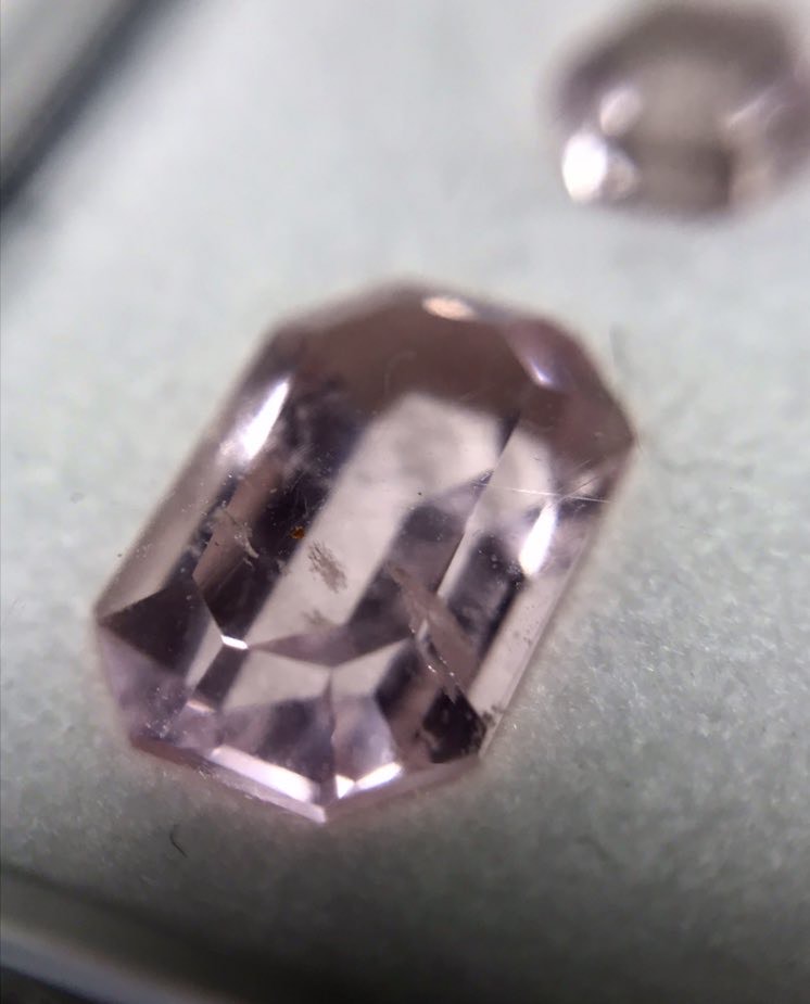 モルガナイト　ルース　原石から自作カット