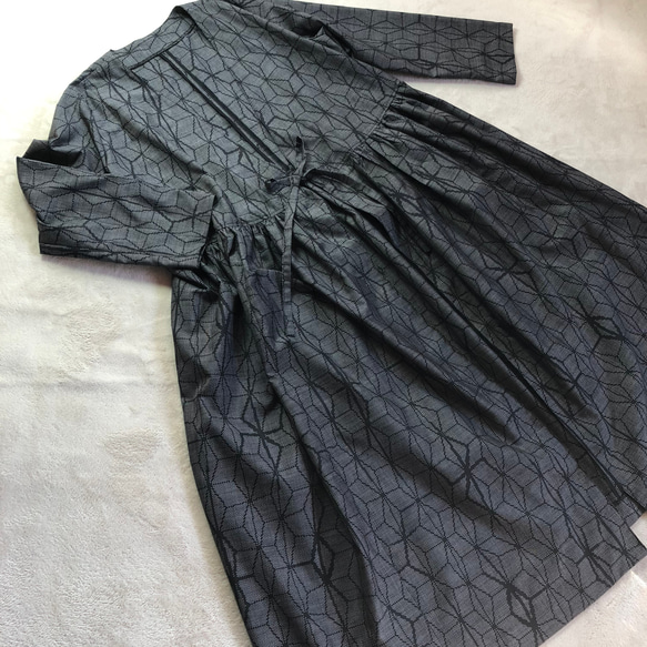 アンティーク大島紬のカシュクールワンピースコート　麻の葉　着物リメイク 6枚目の画像