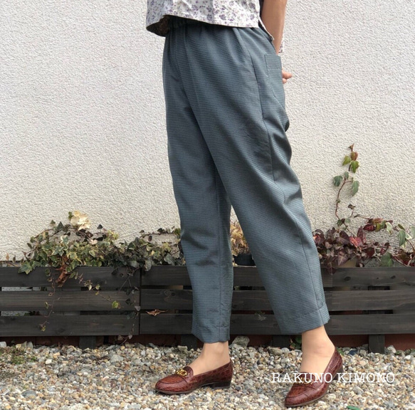 大島紬のゆったりテーパードパンツ　グレー　お好きな着丈で　大人の普段着　着物リメイク　 1枚目の画像