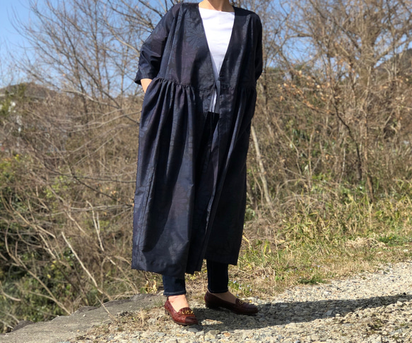 アンティーク大島紬のカシュクールワンピース　コート　菊　訳あり　　着物リメイク 2枚目の画像