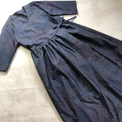 アンティーク大島紬のカシュクールワンピース　コート　菊　訳あり　　着物リメイク 3枚目の画像