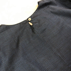 大島紬のプルオーバー　ブラウス　バルーンスリーブ　紺亀甲　着物リメイク　 6枚目の画像