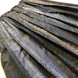 アンティーク大島紬のパッチワークスカート　細見えタックスカート　青　裏地付き　着物リメイクスカート 4枚目の画像