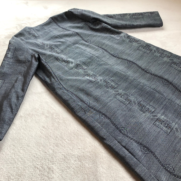 アンティーク大島紬のパッチワークコート　リバーシブル　青　着物リメイク 7枚目の画像