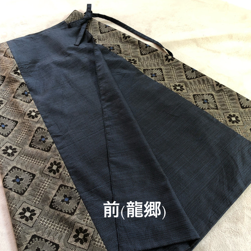 着物巻きスカート　リバーシブル 着物リメイク 黒留袖 紋入り 鳥柄刺繍 バード 巻きスカート