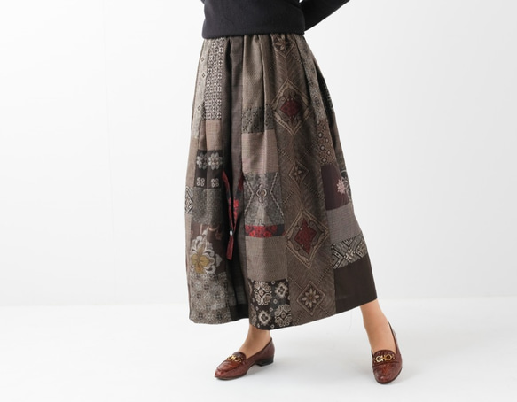 アンティーク大島紬のパッチワークスカート　龍郷赤　裏地付き　着物リメイクスカート 1枚目の画像