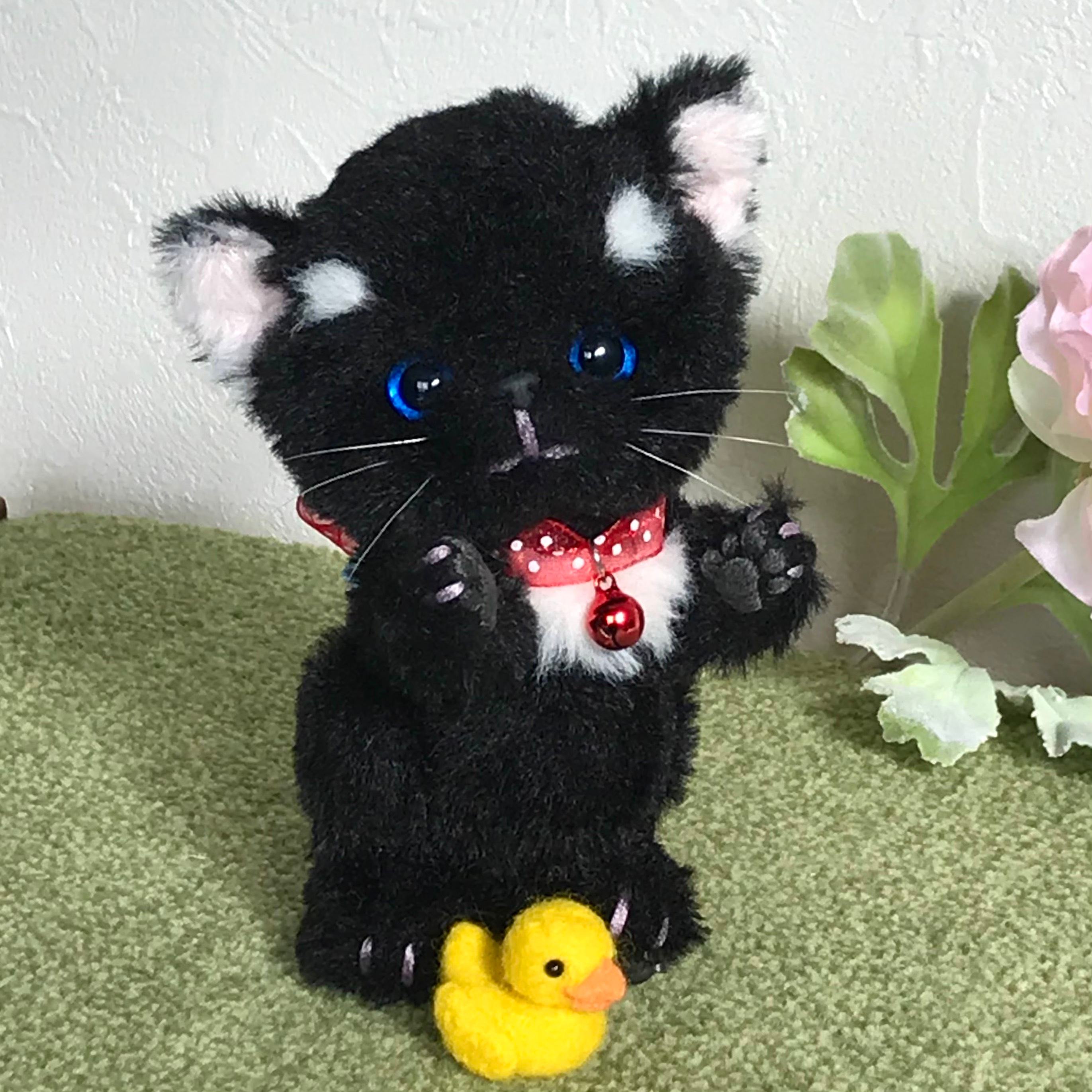 子猫ちゃん（黒猫）アヒルのおもちゃ付」テディベア No.009 ぬいぐるみ