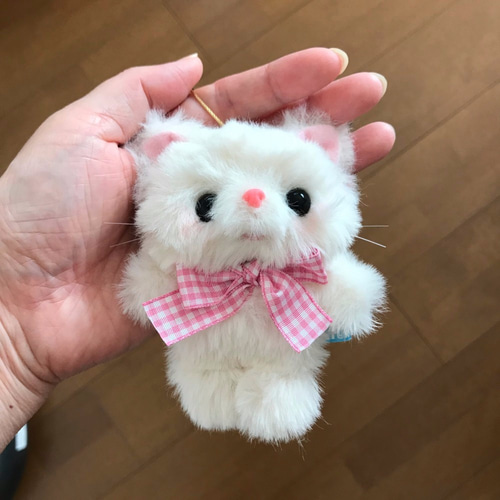 白猫ちゃん」ぬいぐるみワイヤーキーリング付き ぬいぐるみ ART&CULTUR