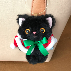 Creema限定「サンタの黒猫ちゃん」ぬいぐるみワイヤーキーリング付き 4枚目の画像