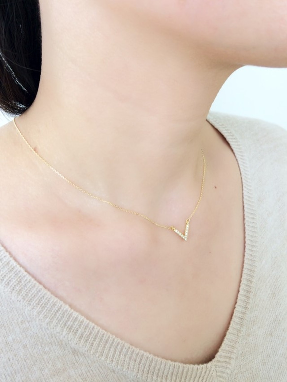 Vneck　necklace 1枚目の画像