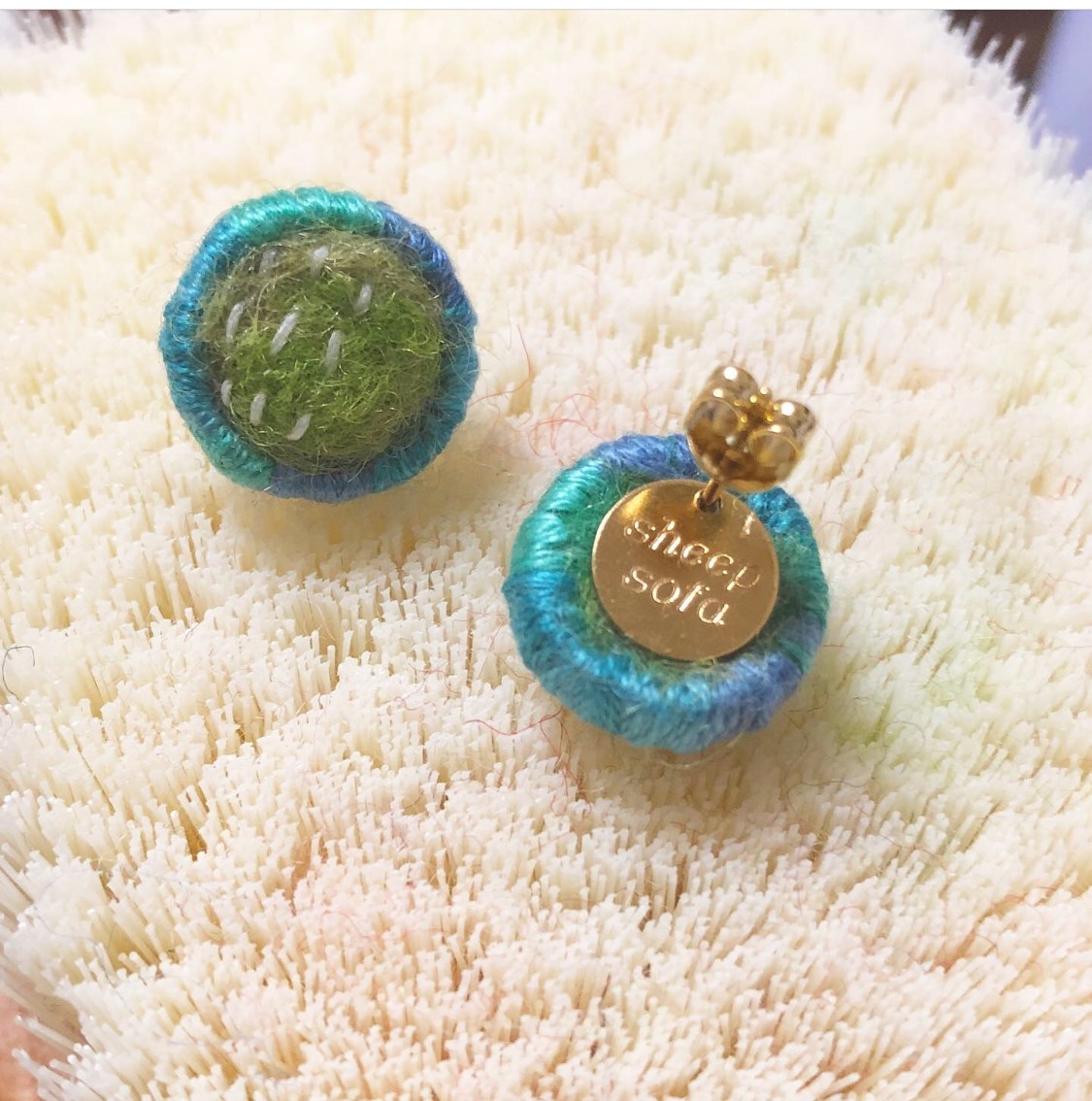 「苔丸」苔玉みたいなピアス