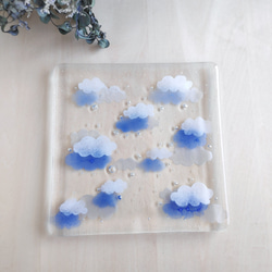 3層の雲と雨粒のお皿 (16ｃｍ角) 6枚目の画像