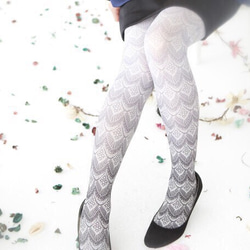 『Square cut race』- Print tights -Monochrome 1枚目の画像