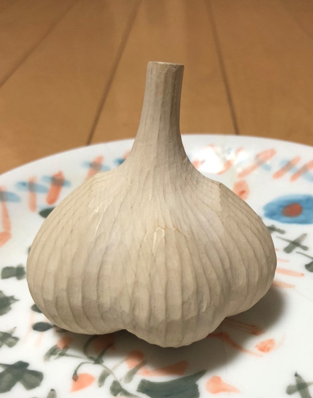 にんにく / 木彫りの野菜や果物