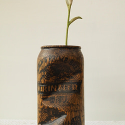 麦酒缶にオオバギボウシの蕾 / 木彫りのオブジェ 3枚目の画像