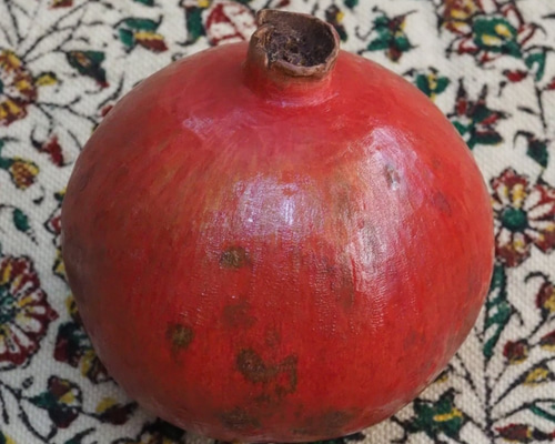 柘榴 / 木彫りの野菜や果物 彫刻 atelier octave 通販 8046691｜Creema