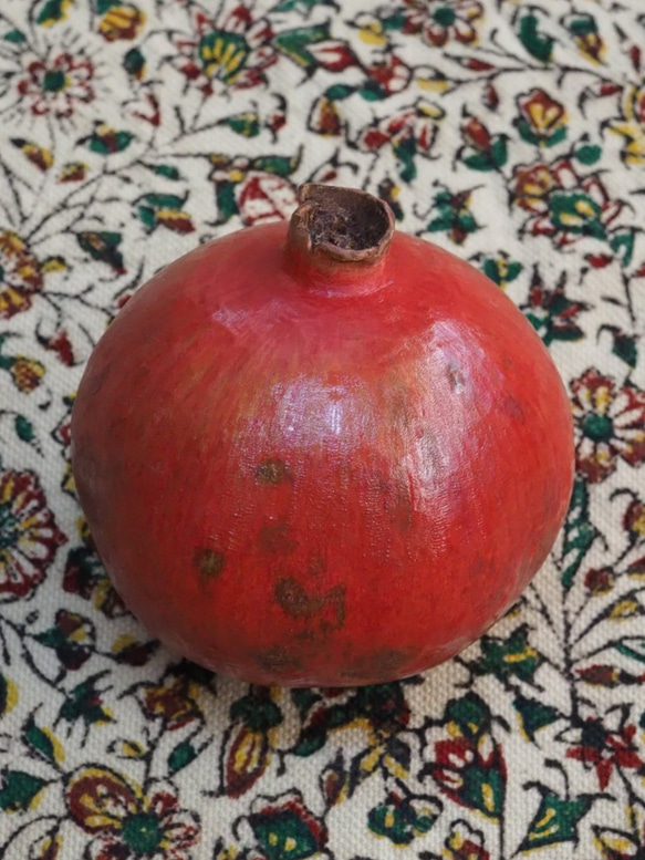 柘榴 / 木彫りの野菜や果物 彫刻 atelier octave 通販 8046691｜Creema