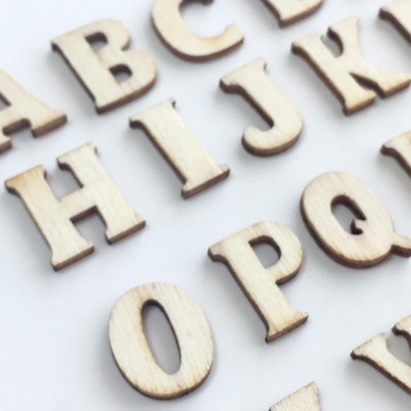 木製アルファベット 大文字 Ａ〜Ｚ 26文字セット ／ ウッドパーツ 木の文字 3枚目の画像