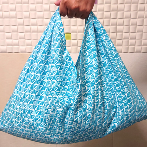 波模様のハンドメイド＊マルシェバッグ 物足りな