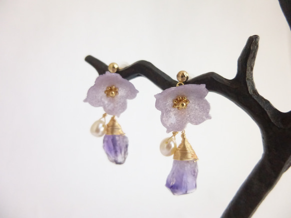 粗切割紫水晶和花朵耳環 第6張的照片