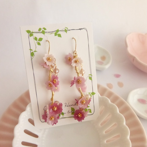 枝に咲く満開の桜(寒緋桜)のピアス・イヤリング ピアス 枝に咲く満開の桜(寒緋桜)のピアス・イヤリング ピアス